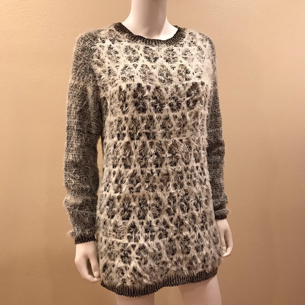 Black Rivet Fuzzy Eyelash Tunic Sweater Size M White Black Metallic Gold